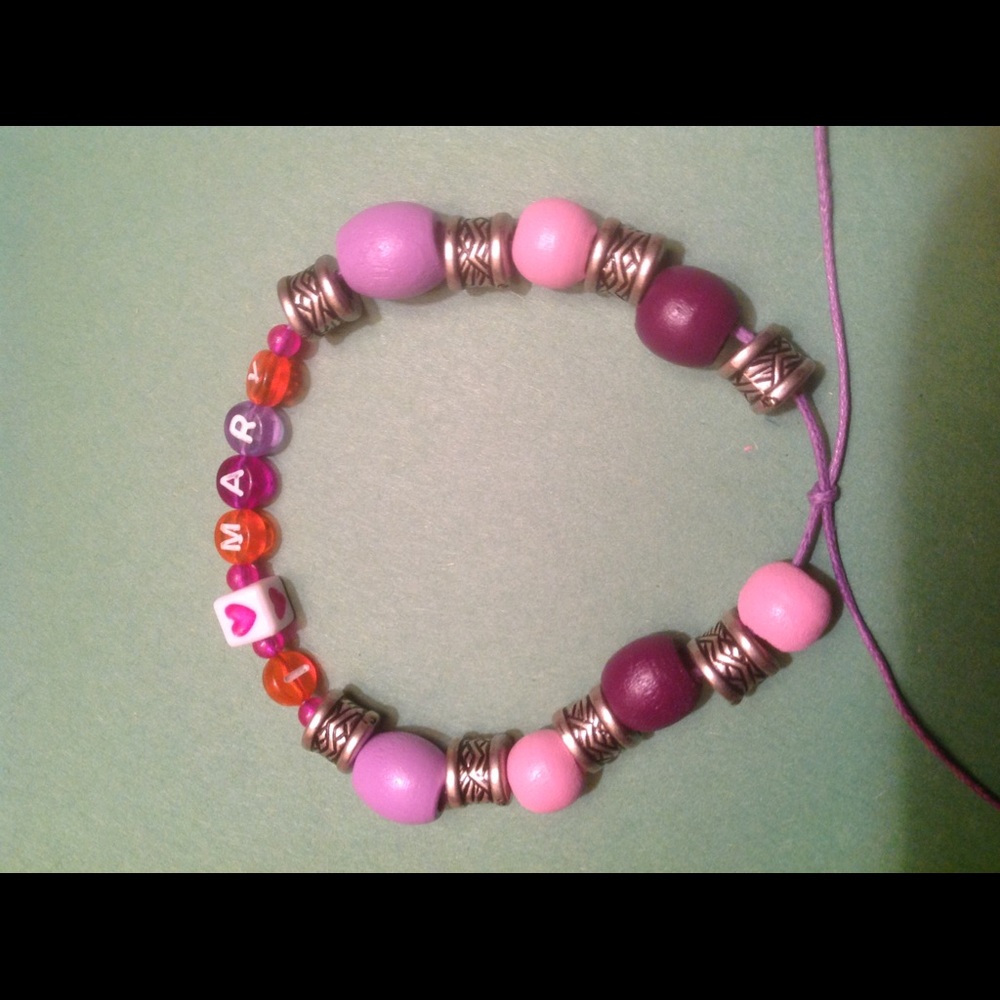 Loving Mary Handmade Bracelet +FREE Prayer Card